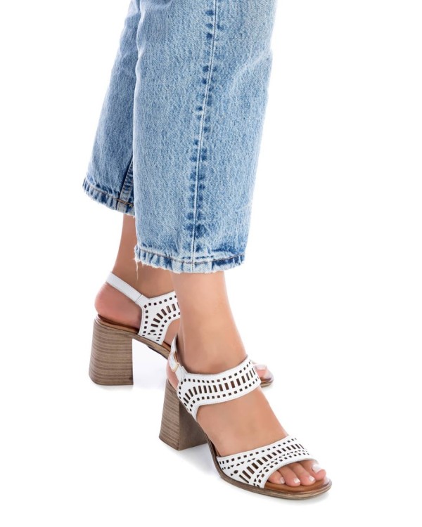 Sandale cu toc din piele naturala