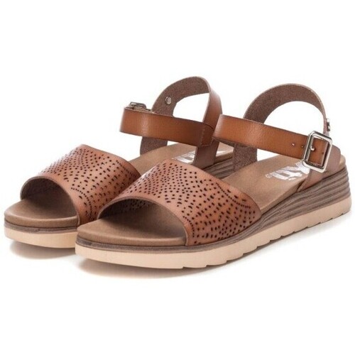 Sandale cu platforma 