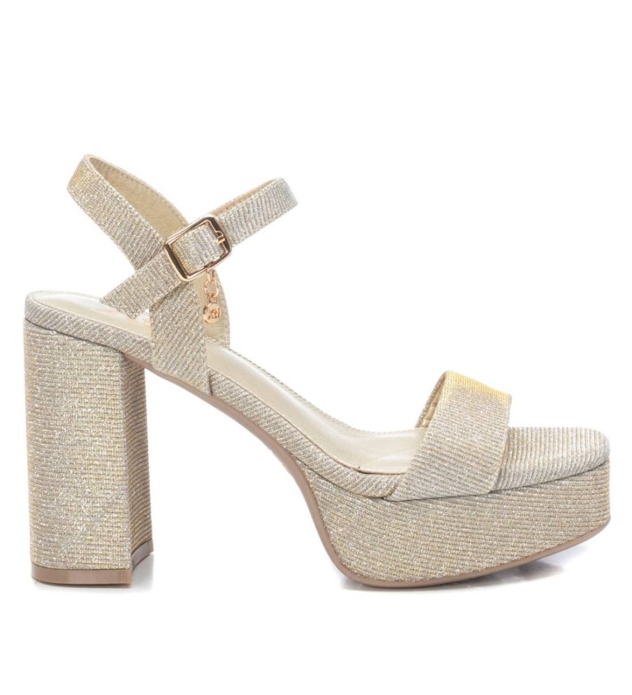 Sandale cu platforma 