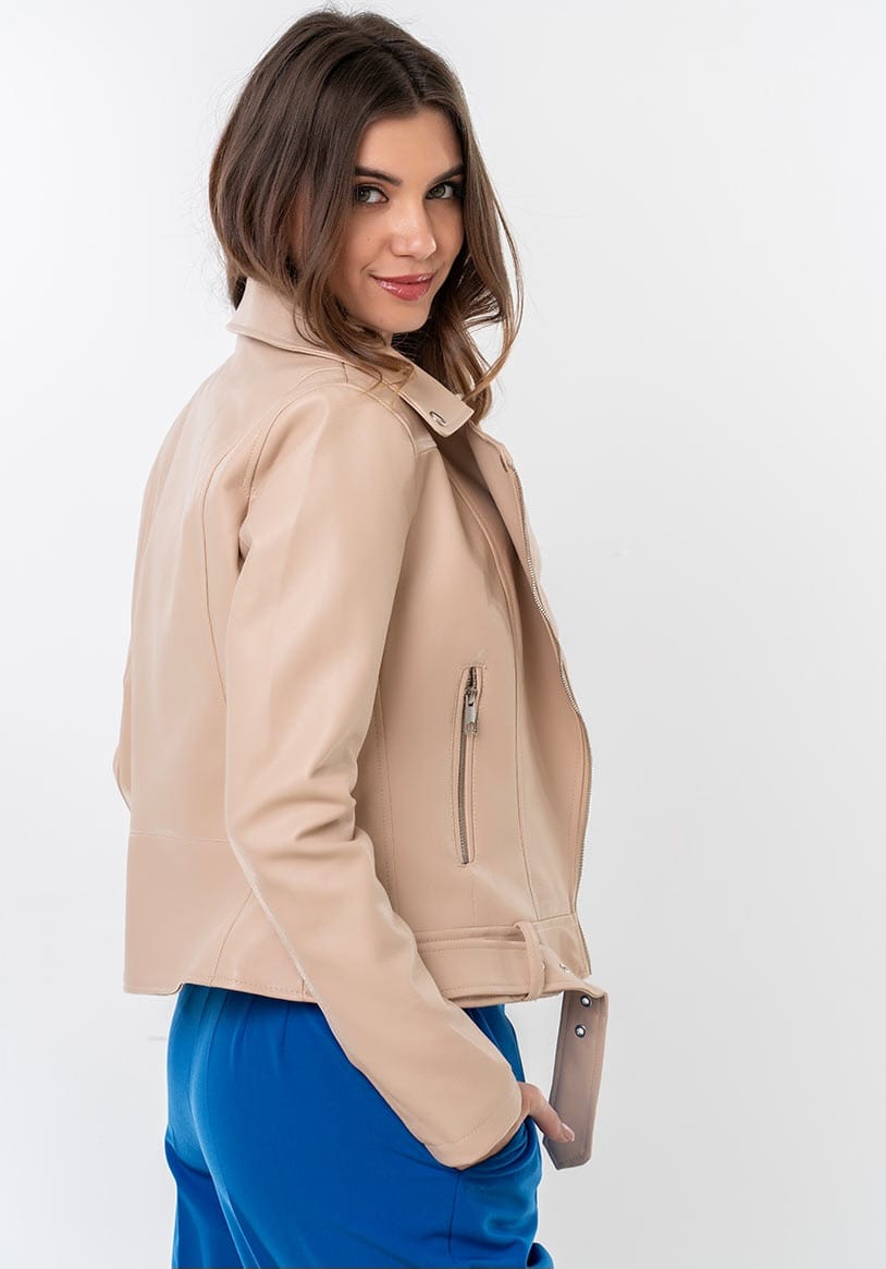 Geaca cambrata din piele ecologica de inalta calitate