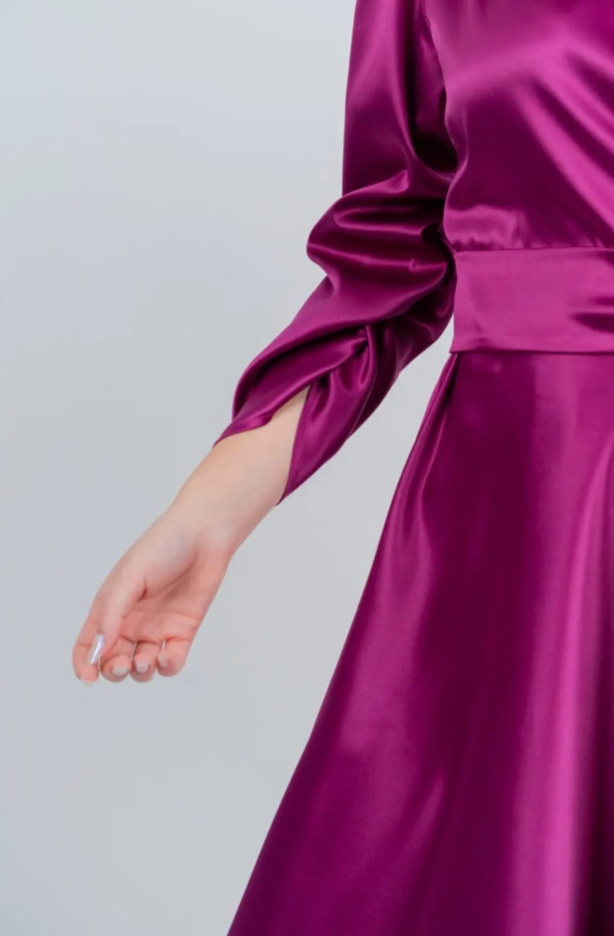 Rochie midi din satin magenta 