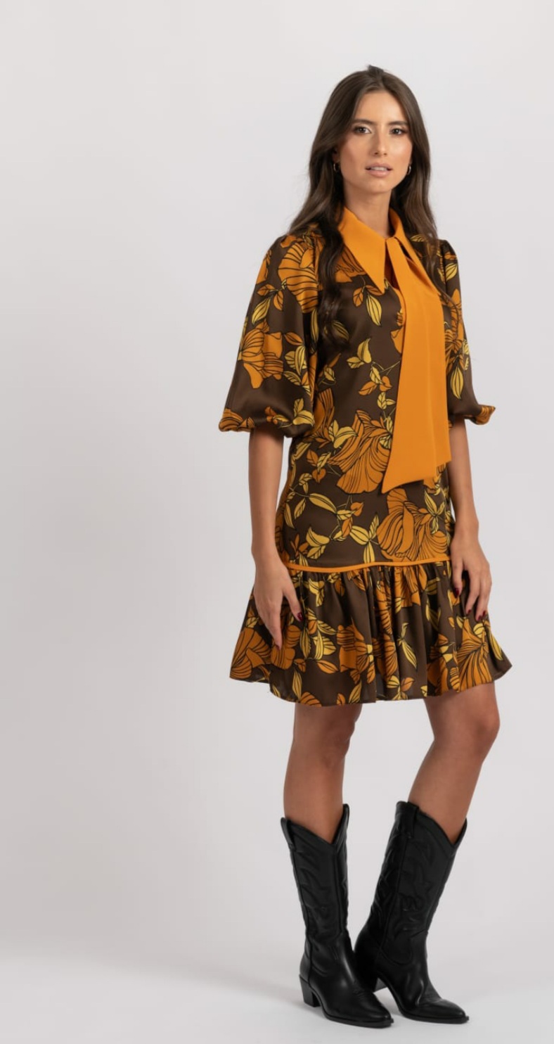 Rochie lejera cu volanas la baza