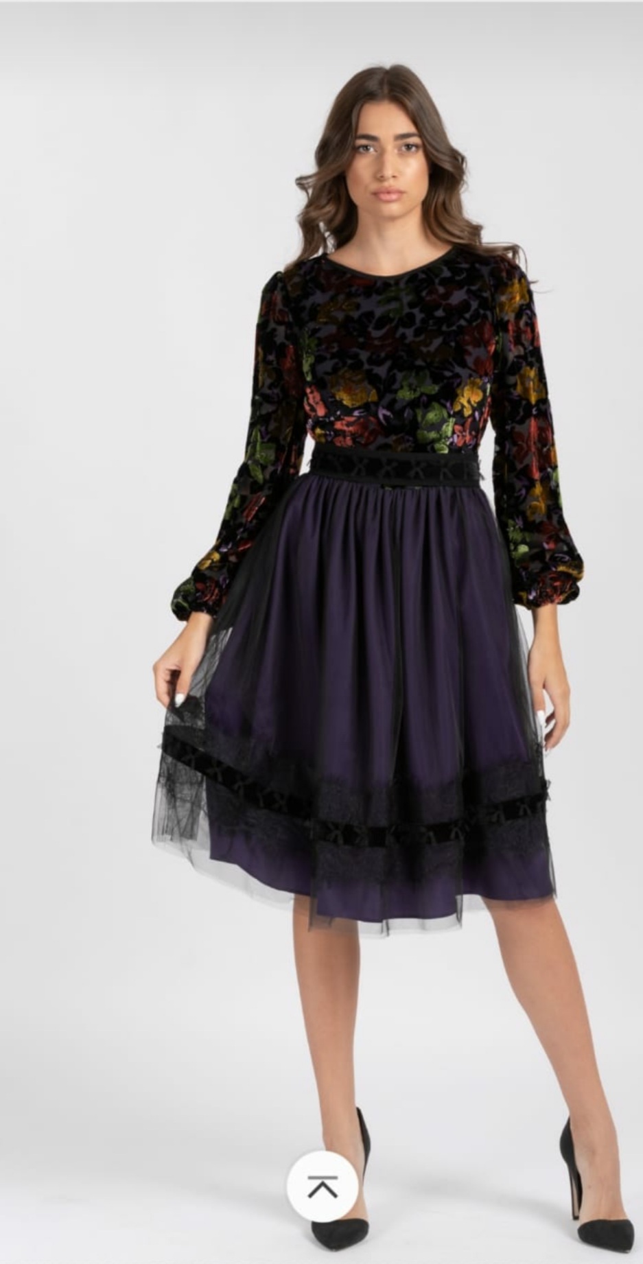 Rochie eleganta cu aplicatii dantela