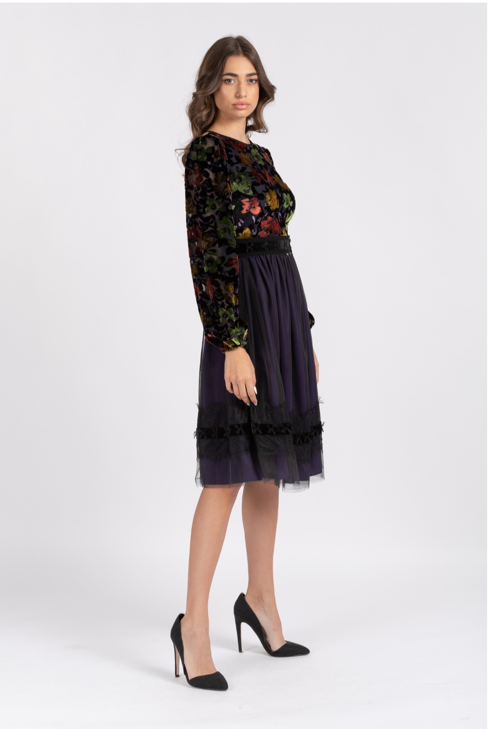 Rochie eleganta cu aplicatii dantela