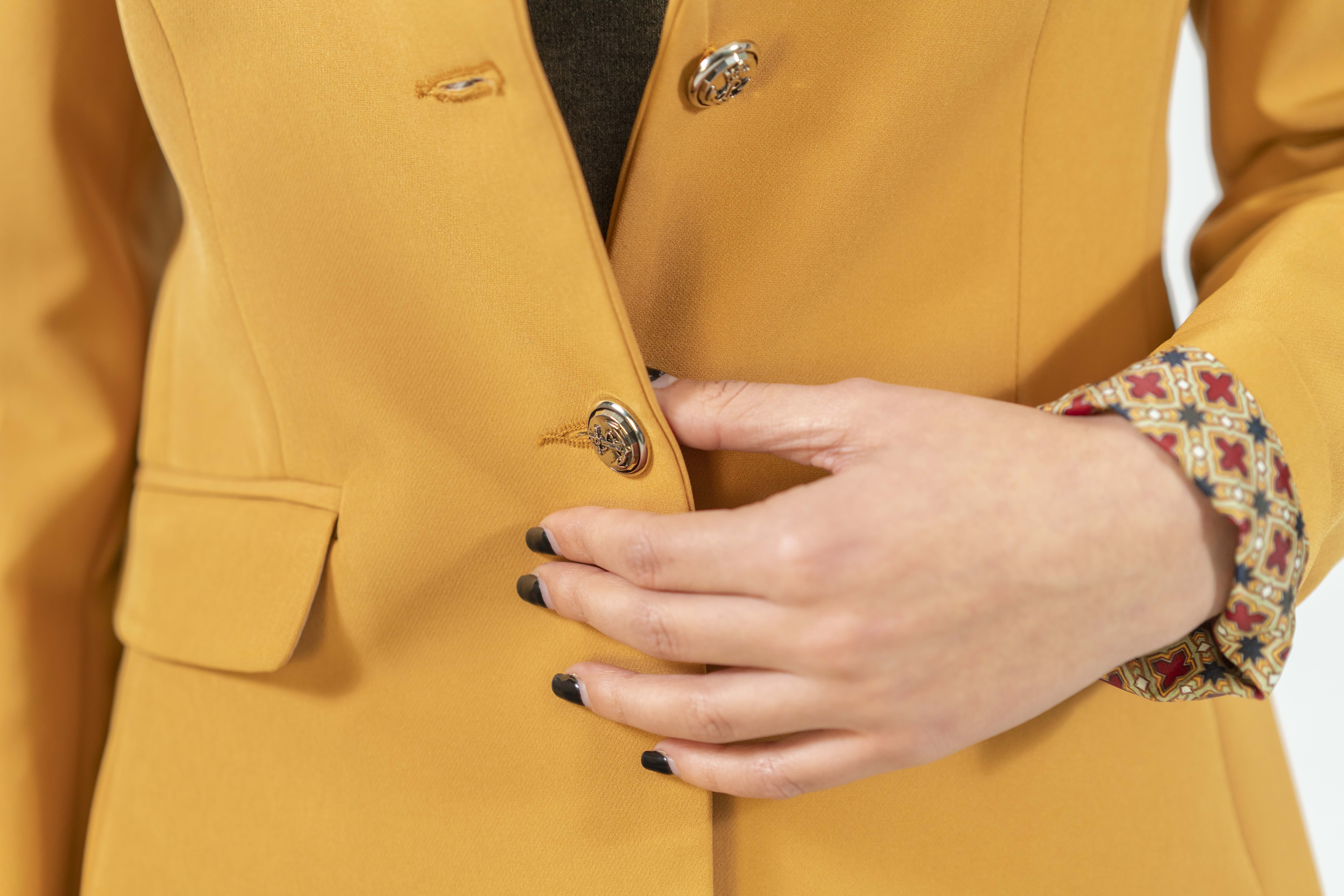 Sacou cambrat din tesatura fina 