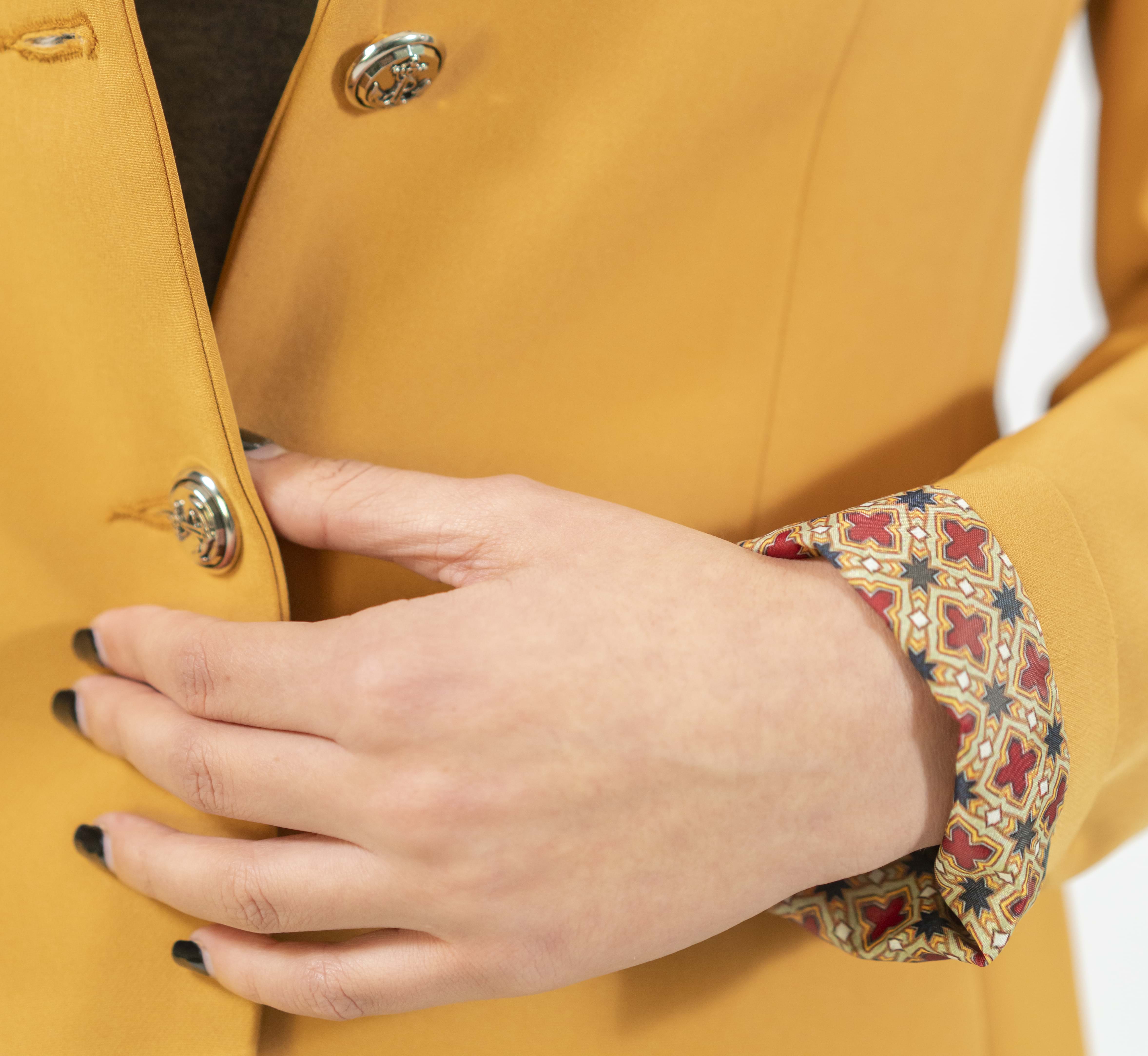 Sacou cambrat din tesatura fina 