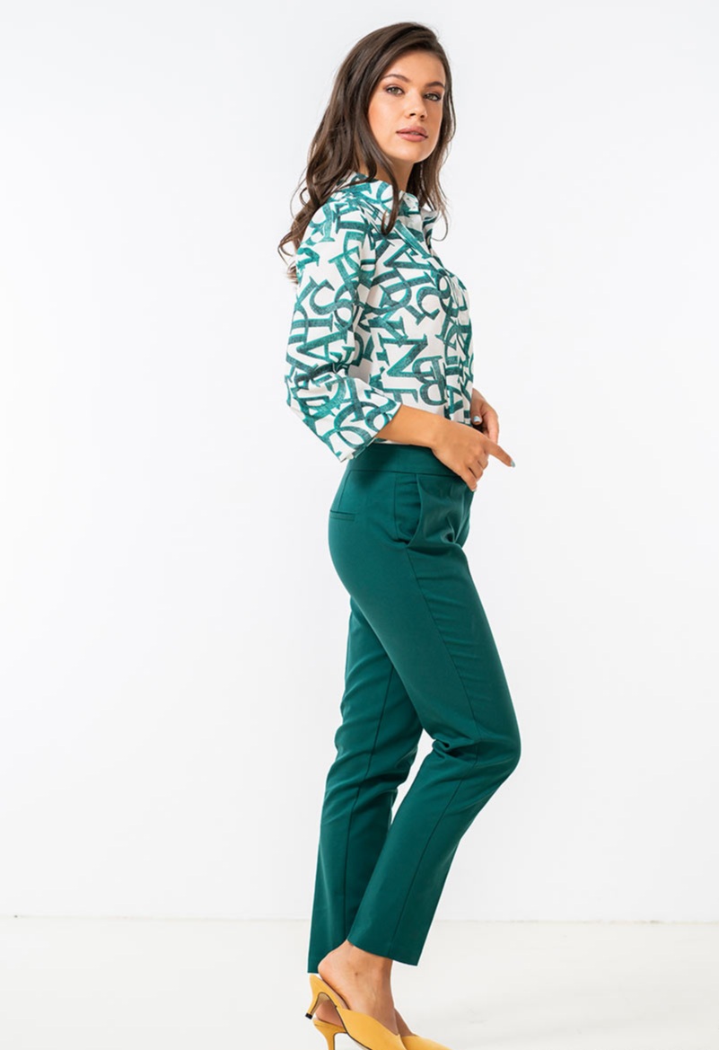 Pantaloni conici din tercot elastic cu buzunare functionale