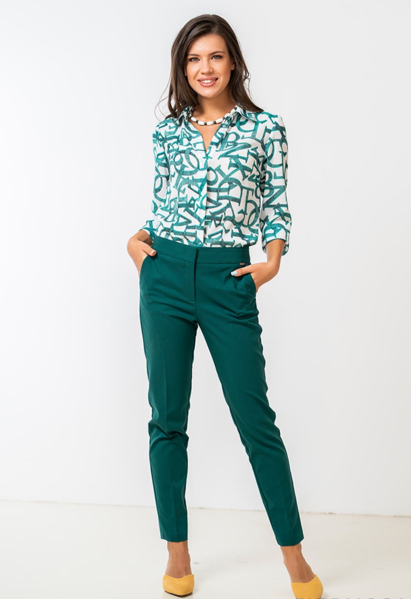 Pantaloni conici din tercot elastic cu buzunare functionale